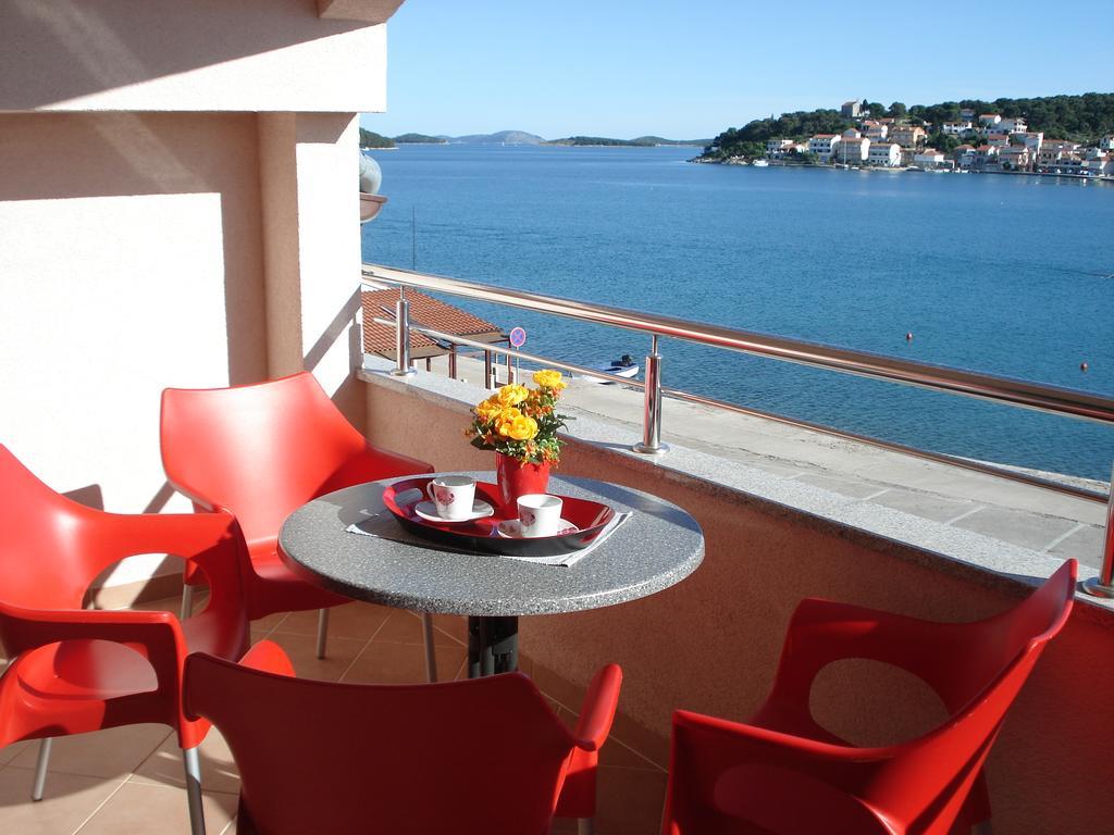Apartment Tisno Exterior photo